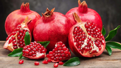 একগুচ্ছ সমস্যা দূরে রাখে ডালিম