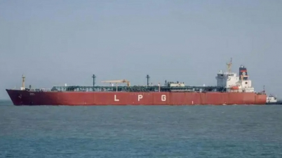 হরমুজ প্রণালিতে ইরানকে টোল ও কর দিতে হবে!