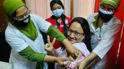 করোনা টিকা গ্রহণে আগ্রহ বেড়েছে করোনা টিকা গ্রহণে আগ্রহ বেড়েছে