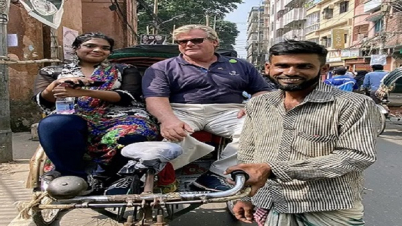 রিকশায় ঢাকা ঘুরলেন কেনেডি পরিবারের সদস্যরা