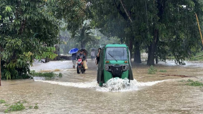টানা বৃষ্টিতে ৫ জেলায় জলাবদ্ধতা, বন্যার চোখরাঙানি
