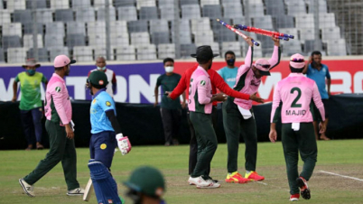 ৫ লাখ টাকা জরিমানাসহ ৩ ম্যাচ নিষিদ্ধ সাকিব