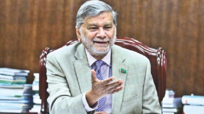 করোনা আক্রান্ত হয়ে হাসপাতালে ভর্তি পরিকল্পনা মন্ত্রী