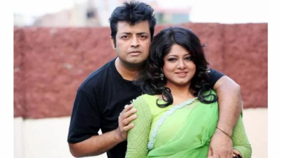 মৌসুমীর সঙ্গে বিচ্ছেদের খবরে বিরক্ত ওমর সানী