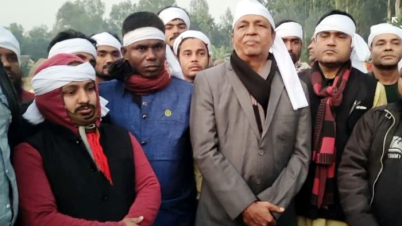 কাফনের কাপড় মাথায় বেঁধে স্বতন্ত্র প্রার্থীর প্রচারণা