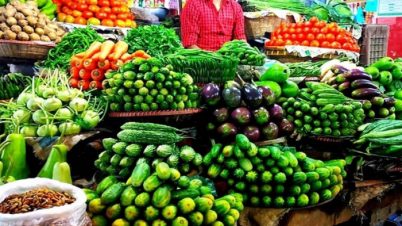 ৫০ টাকার নিচে সবজি নেই বাজারে