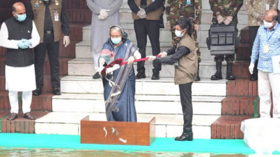 বিলুপ্তির হাত থেকে দেশীয় মাছ রক্ষার আহ্বান প্রধানমন্ত্রীর