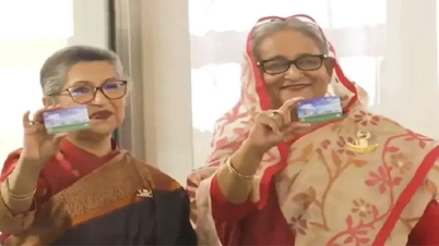 প্রথম যাত্রী হিসেবে মেট্রোরেলে চড়লেন প্রধানমন্ত্রী