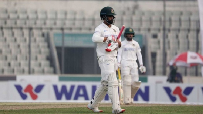দ্বিতীয় দিনেই চাপে পড়ে গেল বাংলাদেশ