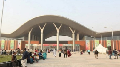 বাণিজ্য মেলা আপাতত বন্ধ হচ্ছে না 