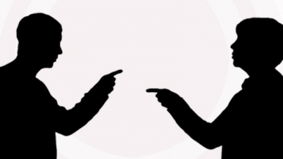 সামনের মানুষটি মিথ্যা বলছে? যেভাবে বুঝবেন