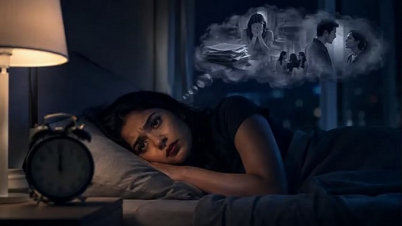 রাতে বাড়ে বিষণ্ণতা, দূর করবেন কীভাবে?